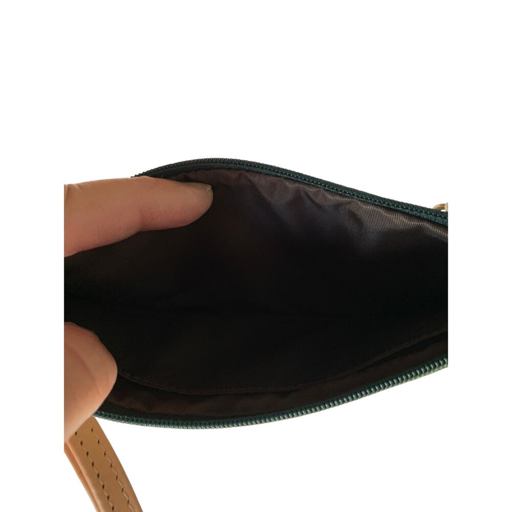 Dooney & Bourke Green Wristlet NWOT - Picture 7 of 8